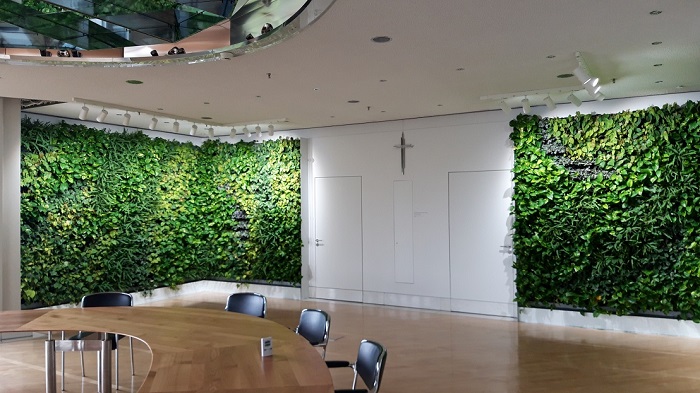 Conference room greening ministerium bavaria green management